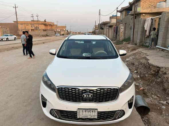 السلام عليكم سورنتو 2020 للبيع خليجي مكفوله من الضربه والصبغ والتبديل سياره نضيفه وعلى ايد وحده مواصفات فول عدا الفتحه
1-مكينه 6 سلندر 3500
7راكب
3-تدفئه تبريد منفصل 3 قطع ثلج🥶
4-اوتو هولد 5 وضعيات قياده
5-شاشه كبيره لمس كار بلي 
6-لايت وLED زنون بلادي عالي ناصي
7-بصمة ابواب وبصمة تشغيل وجنطه شفط
8-كامره خلفيه ورادارات 
9-ويل كروم حجم 20
10-كشنات جلد والكشنات الاماميه كهرباء
11-بالسرعه 120 دك جرس
12-اشاير بالمري ومري شفط
13-ماشيه 152 الف كيلو
14-كير 8 نمر
15-حساسات امامي خلفي
16-تحكم ستيرن جهتين كروز سرعه
وبعد بيه مواصفات حداديه جديده توني نافضه تخم تاير جديد باتري جديد منضومة ماء جديده مكينه فقط مبدل بيه كازكيت شرط شغل شركه مكفوله من التنقيص كير كفاله رقم ذي قار سنويه جديده شرط التحويل السعر 255 وبيه مجال المكان الناصريه قضاء النصر للاستفسار الاتصال على الرقم ***********📞
