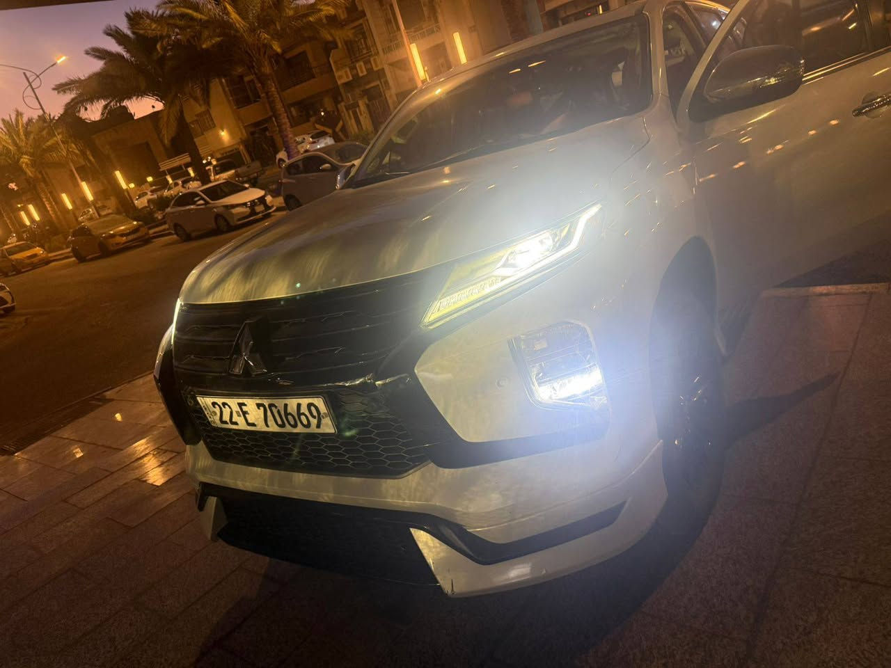 ميتسوبيشي باجيرو سبورت  (سكنجر) موديل 2020
ماشيه ٤٣ الف وقابل للزيادة كيلو 
فور ويل وعائلي ورياضي  
محرك 6 سلندر
المحرك : 3000cc 
القوة الحصانية : 217 حصان
مكفوله كفاله عامه فقط 
عدا طعجه بسيطة على كد اصبعين بالجاملغ الخلفي كما موضح بصور 
اكتب ركن الدعامية الامامي مصبوغ تصليحه بسيطه
السيارة فوووول مواصفات 
💰ســعــر ::  ٢٢ الف  
عدد الإيرباكات: 12
دبل كير أوتوماتيك + (عادي)
 ثمانية نمرات شفتات گير عالستيرن
ستيرن: تحکم جهة واحدة
نظام فرامل ABS
تكييف مركزي: ثلاثي قطع 
جنوط من الألمنيوم
 قياس 18 بوصة
مدخل AUX/Audio 
تقنية البلوتوث
نظام التحكم في نظام الدفع
نظام الدفع الرباعي + شاصي
دفلوك
نظام تثبيت السرعة
حساس وكاميرا خلفية
ويل كروووم اسود 
كشنات جلد لون حني 
لحايه دعاميات امايمة وخلفية
 ( من الشركة بيها ) 
رقم اربيل ب اسمي
للبيع او  مراوس بلاندكروز
رقم صاحب السيارة 
***********0
