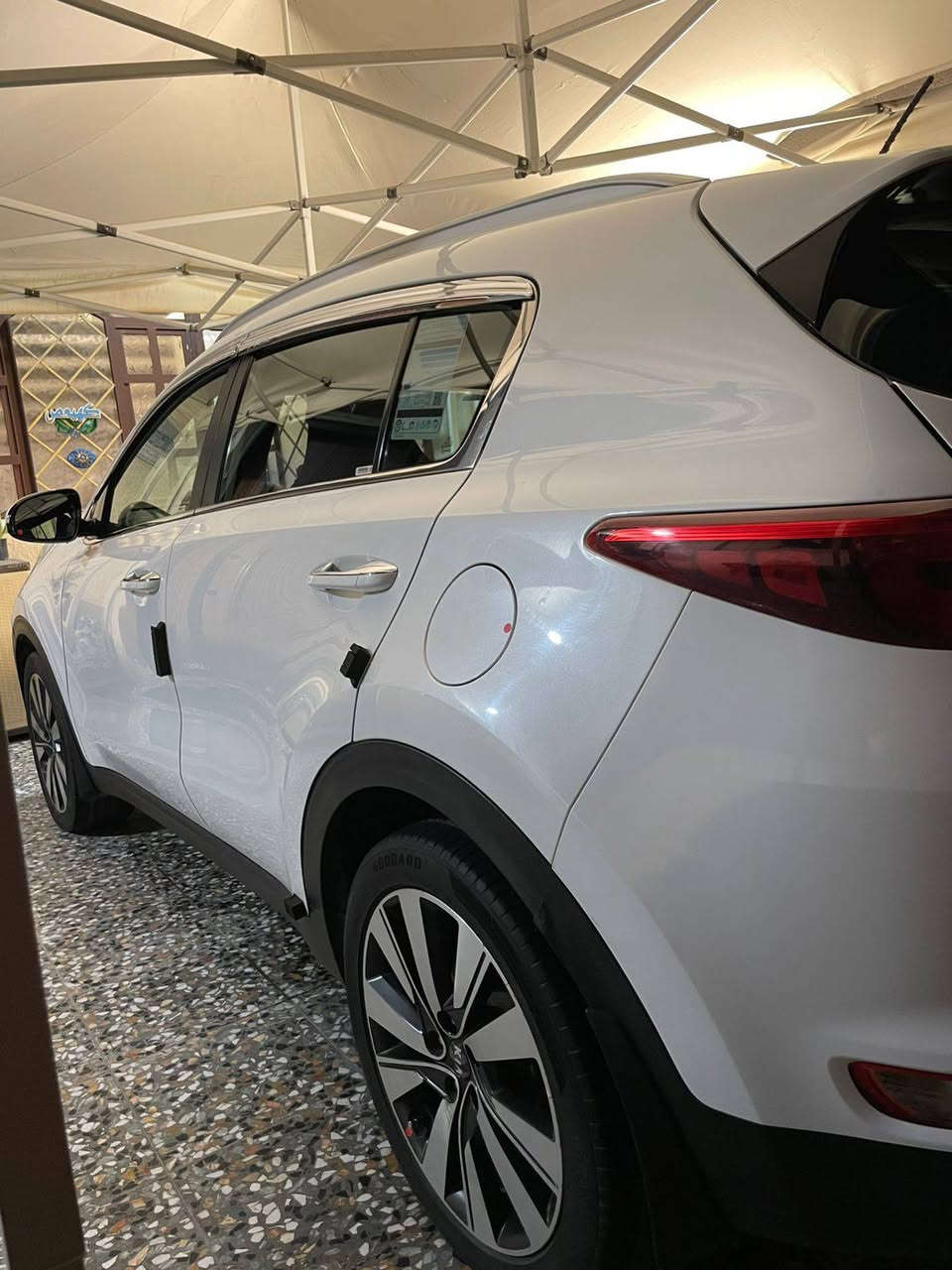 كيا سبورتج ٢٠١٨ خليجي ماشيه ١٠٠ قابل للزياده بيه دعاميه فقط اثر شك السياره كله بلاديه صدره ع وضع شركه تخم تايرات داخل مخمل وجلد حمصي مكان السياره حي جهاد للاستفسار اتصال فقط ***********
