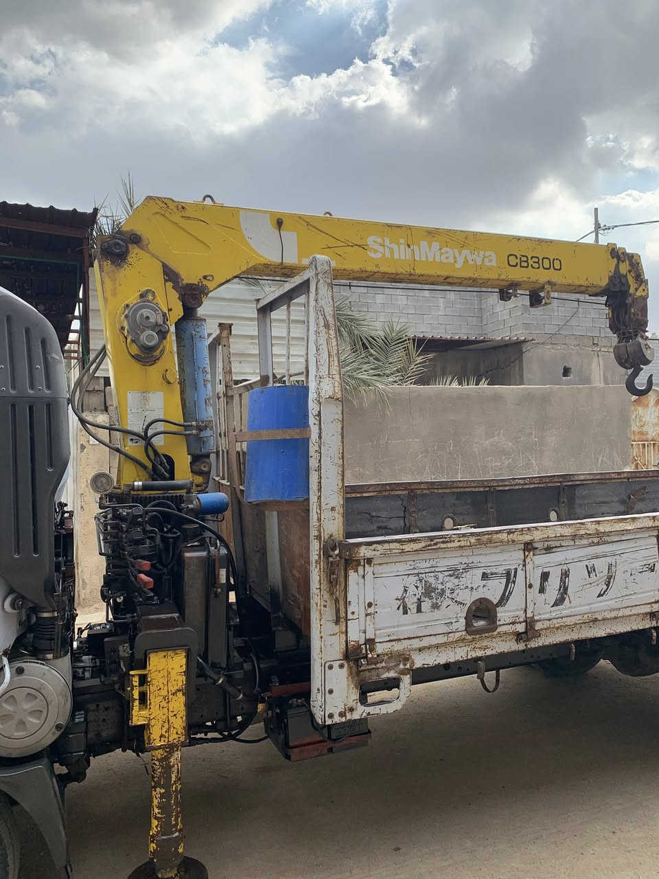 سلام عليكم. سياره كرين انكر 3طن سلايتين رقم بصره الماني مكان السياره بصره سياره جاهزه الرقم ***********
