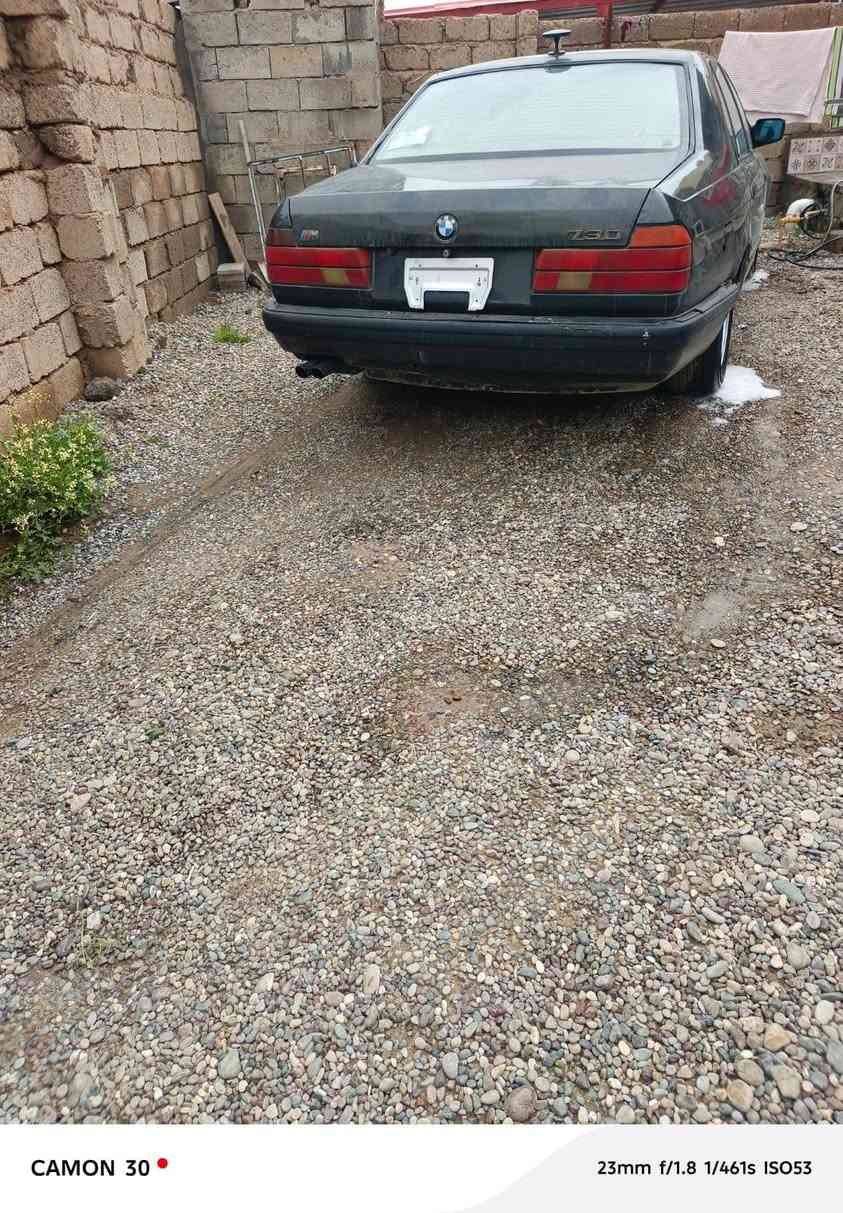 السلام عليكم بي ام موديل 92 السياره فول كير ومحرك شرط صدر جديد طخم تاير جديد كهربائيات كله شغاله داخل جلد شرط التحويل السعر 38 وبيه مجال بيع فقط
***********
