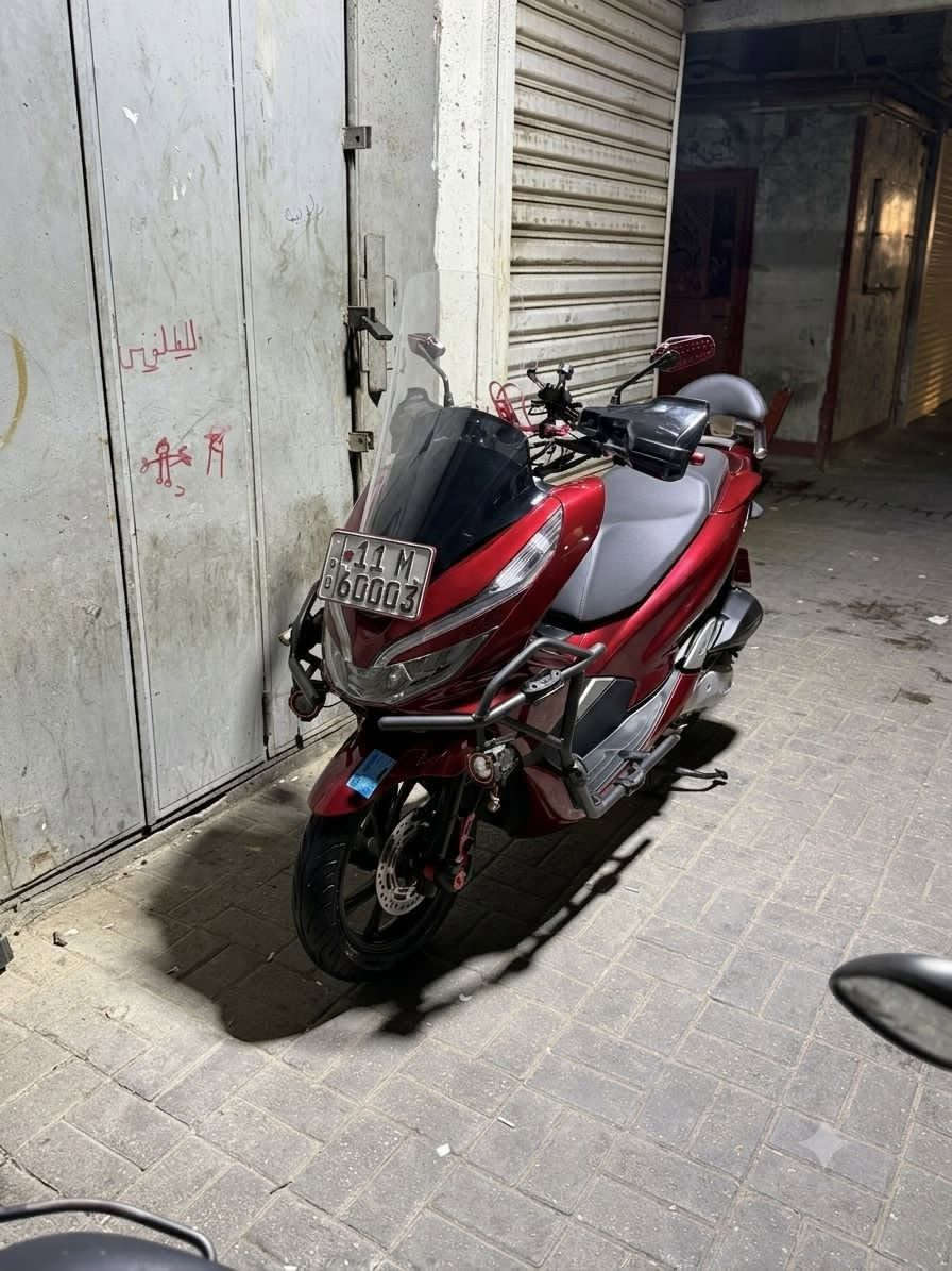 السلام وعليكم دراجه PCXللبيع الدراجه جديده ابمعنه الكلمه
سعه المحرك150
الممشه1000حقيقي 
مثل متشوفون النضافه 
الدراجه بيه اهواي غراض موجوده با صور بس الدرعم مو ويه الدراجه وباقي كله الك +رقم وسنويه الرقم مميز 60003💪 ياباني KF. الموشراي لايتصل ***********
