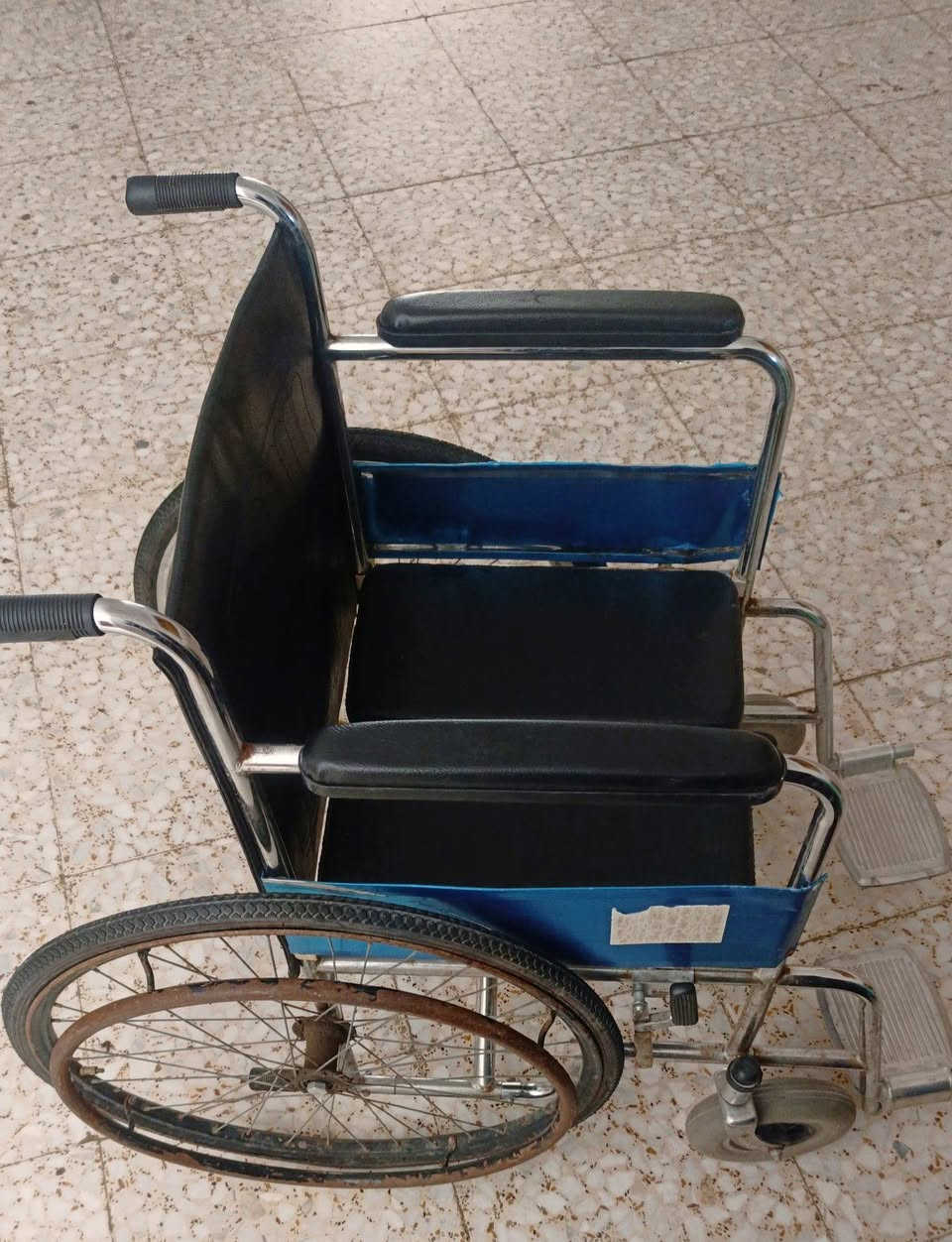 عربانتين بيع مفرد او اثنينهن للاستفسار اتصال او مراسله عله الواتس اب  #*********** او المراسله عل المازنجر
