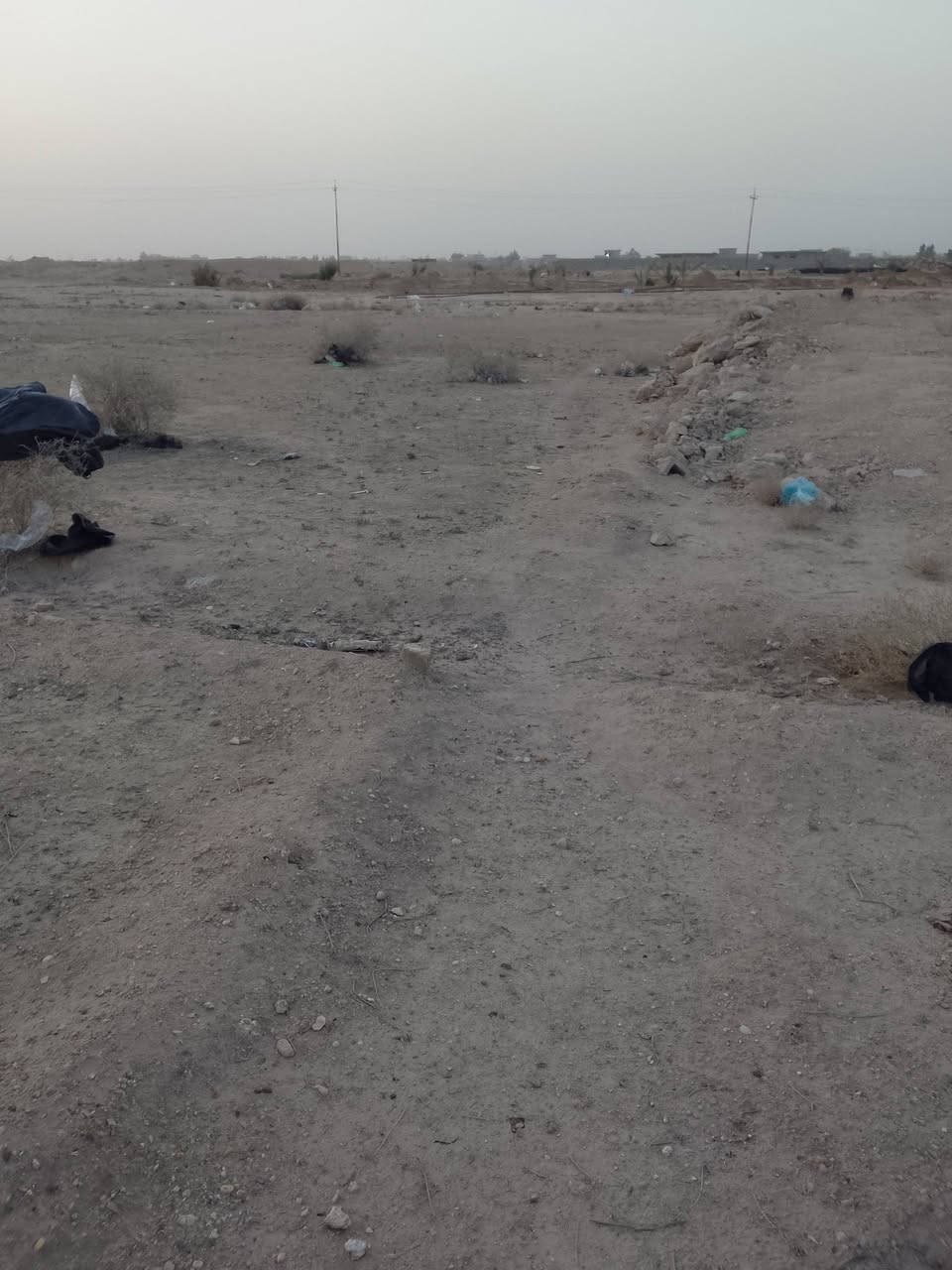 قطعه ارض للبيع مساحه 325 متر شارع 10 قريبه على الشارع العام العنوان الشهابي خلف معمل  الفلوجه السعر 7مليون وبيه مجال طابو صرف 25 وبيه مجال مي كهرباء كامل الهاتف ***********
