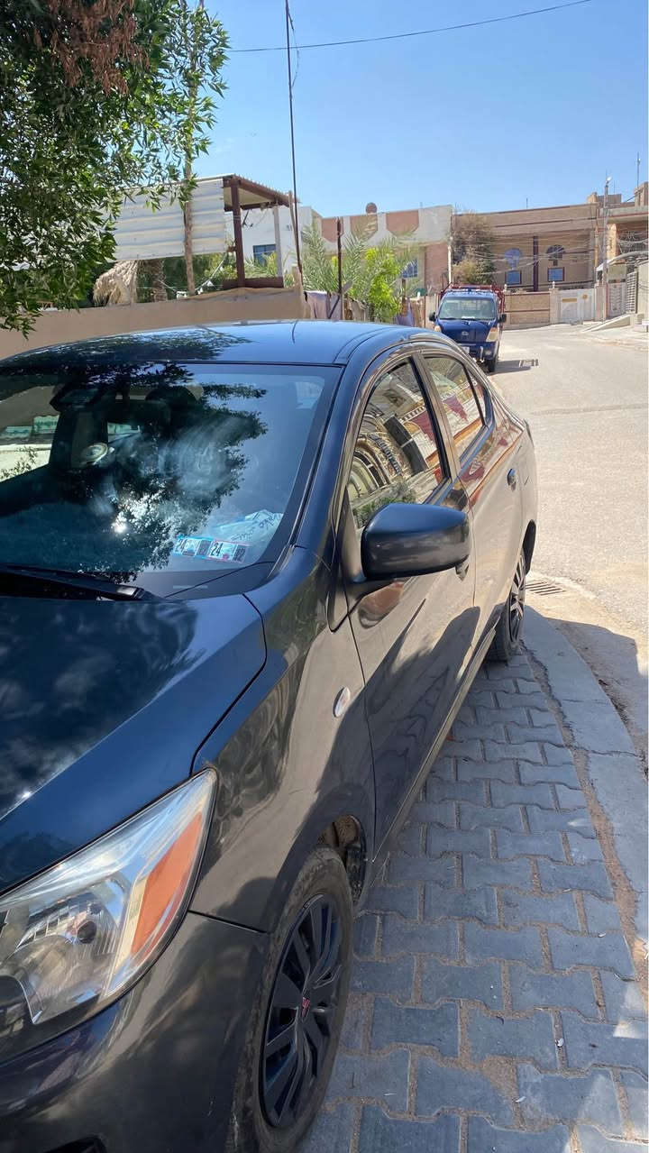 السلام عليكم للبيع ميراج 2024

سيارة نظيفة كلش وبحالة جيدة، اقتصادية بالبانزين ومناسبة للاستخدام اليومي .

🔹 الموديل: 2024

🔹 الماركة: ميتسوبيشي ميراج

🔹 الوارد: أمريكي

🔹 ناقل الحركة: أوتوماتيك

🔹 المحرك: اقتصادي وصرفية قليلة جداً

🔹 اللون: كحلي

🔹 ماشيه :58

🔧 الملاحظات:

السيارة مبدل بيها قطعتين بنيد وجاملغ جهة السايق

✨ المميزات:

✔ مكيف شغال ممتاز

✔ نظام صوتي جيد

✔ وسائد هوائية

✔ نظام ABS

✔ اقتصادية جداً بالوقود

✔ حجم عملي وسهلة الوقوف

📍السيارة موجودة بالنجف

💰 السعر: (99 وبيها مجال)

📞 للتواصل: ‭0783 813 5797‬

‭0774 079 7914‬

السيارة فرصة للي يدور على سيارة حديثة، اقتصادية يروح ويرجع بيها لدوامة ولعائلة بدون صرفيات والسيارة عطلاتها قليلة حالها حال الصني وغراضها رخيصة النجف, العراق
