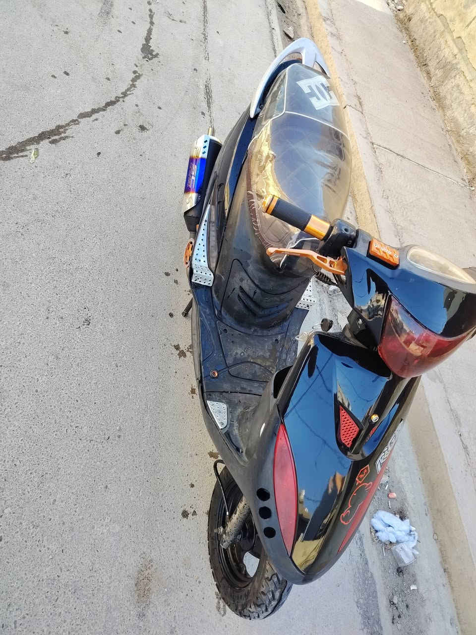 السلام عليكم ماكس عدله رمبه دراجه مغلومه تزويد كلها عل بلاد من التاير للبرغي  دراجه عليه كت كامل آر جي إس
1 استاند صفح سبع ألوان 
2 شيال آر جي اس
3 يدات آر جي إس
4 قبق افلاوين آر جي اس
5قطره  آر جي اس 
6كفرات أربعة ولف بلاد 
7 شوته أربعه ولف
8 دبل خلفي أصلي
9 كلجات آر جي اس 
 10ليت عدسه 
11 كشن رياضي
 12نشره اسفل الدراجه
13 صالانصه سي اس
مكان الدراجه ديالى بعقوبه فلكت الأمين  سعر الدراجه 850 أو بيه مجال بسيط رقم الهاتف ***********
