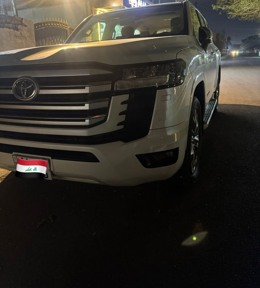 للبيع لاندكروزر  2022 SAS
ساز اصل  باب اول ام تطبيق 
ام الضمان 
‏‎عداد المسافه:44 الف كم حقيقي 
مواصفات :
جنطه خلفي كهرباء
سلايد(فتحة قمارة)

السياره شركه ساز باب أول  
‏‎ حجم المكينه 6 سلندر سياره قياده وشلعه صاروخ
شاحن لاسلكي
مري قلاب
زراك لايت
بكلايت LED
كشاف ضباب امامي LED
‏‎كراسي جلد  اصلي
تشغيل عن بعد 

مري كهرباء ‏‎
كامرة خلفية
ايرباك عدد8
‏‎#_تحكم_استيرن
‏‎استيرن صاج
كراسي كهربا عدد2
‏‎دواخل صاج
‏‎دفلوك
‏‎نظام قفل اكسل
‏‎نظام مساعد الدوران
‏‎نظام صعود جبل ‎
‏‎دوسات ليزرية كتابة LAND CRUISER
‏‎ثلاجة
 كير (عادي+اوتوماتيك)
‏‎
‏‎ حساس (امامي+خلفي)
‏‎لايت عدسة زنون
‏‎نظام تحكم بمستوى الضوء الخارجي(مستوى اللايت الخارجي)
‏‎مري كهرباء (شفط) AUTO 
هزة جديدة رقم جديد 
تحويل ثاني يوم 
السعر 637 $ وبيها مجال

  
 *********** 
بغداد العطيفية
