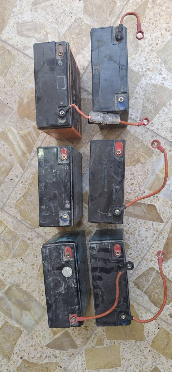 سلام عليكم عندي 6 بطاريات ليد اسيد حاطهن لوحش الكون طبعا بعد اكو ثلاثة بطاريات هم نفس هذني صايرات جوة المقعد
 للبيع يمشنك مسافة 20 كيلو متر بشحنة الوحده
بس بيهن وحده منتفخة 
طبعا تواريخ الانتاج حديثة 24,25,26
وبيهن اكو 32A , 30A,28A,26,20A,20A
اذا ملفك 2000W واذا ملفك 1200 او 500 يمشنك اكثر 
سعرهن 125 الف
مكاني كربلاء


**إذا كنت صاحب هذا الإعلان وتريد حذفه لأي سبب، رجاءا أرسل رسالة إلى الدعم الفني**