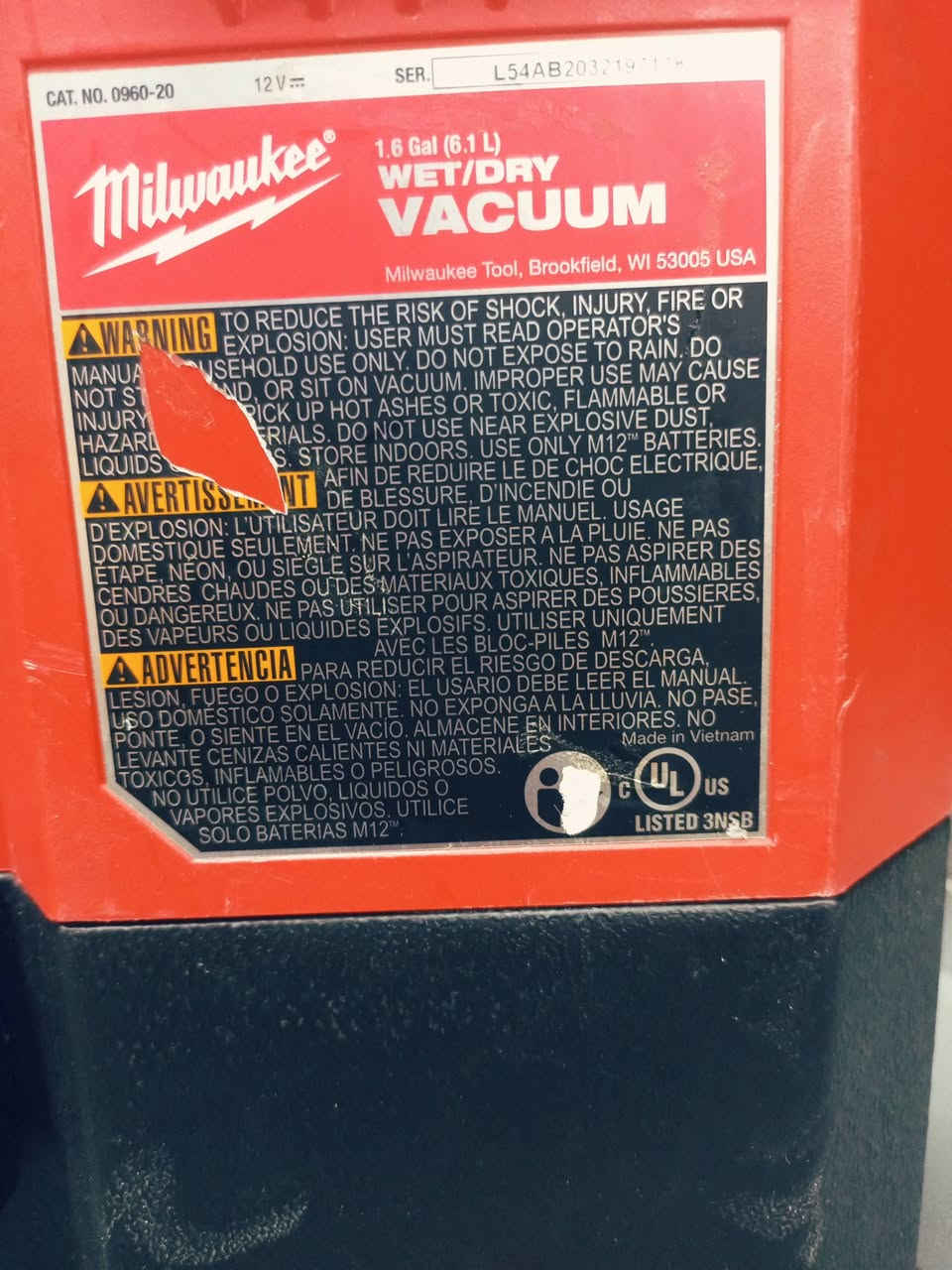 مكنسة ملواكي شحن 
اصلي 
 سحب دفع 
M12 
مستخدم نظافة ٩٠ بالمية 
فيول برشلس 
اخر اصدار 
حجم ٦.١ لتر 
السعر ١٤٠ الف 

يوجد مفرد وجملة 
مكاني بغداد حي العدل 
يوجد توصيل 
***********
واتساب
