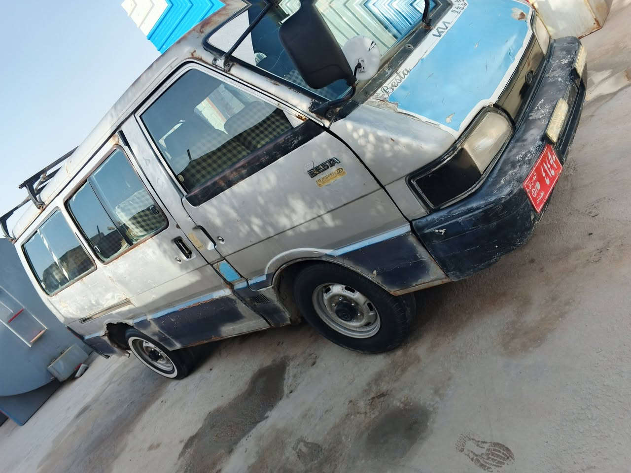 سلام عليكم كيه بسته موديل 94 رقم احمر ماندل راعيها  مكينه بيها  خيط بخار   كير اكسن حداديه تخم تاير  خير من الله مكان السياره الناصريه *********** السعر 17 وبيها مجال قليل
