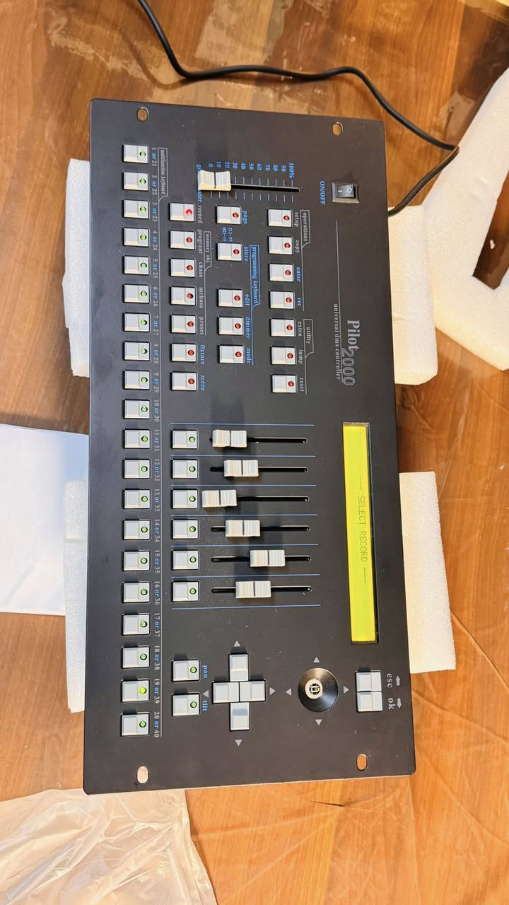 شباب جهاز بهذا الشكل سعره مزاد وصل بالبث 100 ب4 الصبح ينتهي المزاد اسد البث واشوفه وين وصل وبالعافيه عالياخذه


**إذا كنت صاحب هذا الإعلان وتريد حذفه لأي سبب، رجاءا أرسل رسالة إلى الدعم الفني**