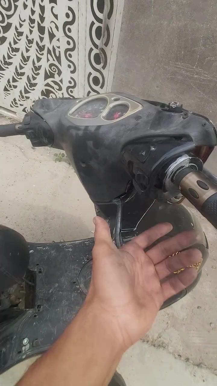 السلام عليكم سكنس نثيه ١٤٠
دراجه نص نكره 
كلجات رياضي صالنصه رياضي صوت طرب  
كفرها 70٪
شلعه معدل شك الكاع 
نواقصها مابيها نواقص بل محرك بس بل كشر شغلات بسيطه كلش 
الي يريدها يجي خاص او يجي واتساب مكاني بغداد زعفرانيه 
السعر (450 )(وبيها مجال ) *********** واتساب فقط
