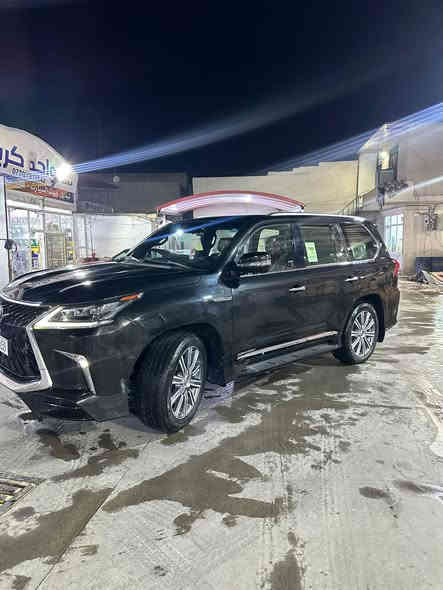 لكزس 
2017 بريم 
سوبر سبورت 
داخل احمر 
فول مواصفات 
ماشية 82 الف كيلو 
مكفولة كفالة عامة عدى بارد بالجاملغ على كد اربع اصابع 
السعر 630 
للاستفسار 
***********
