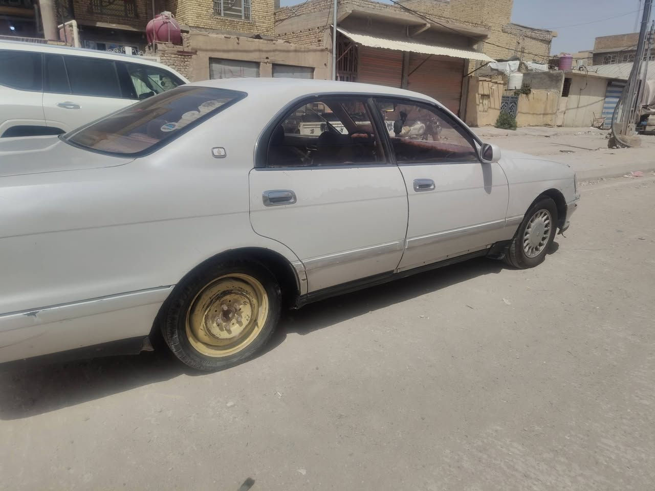 سلام عليكم بطه موديل 1993سياره خير من الله زوج تايرات جدد عوزه شويه ترتيبات سياره قاصرين بس واحد 
اسويلك وكاله سعر 43وبيه مجال مكاني كوت حي الجهاد 
***********
