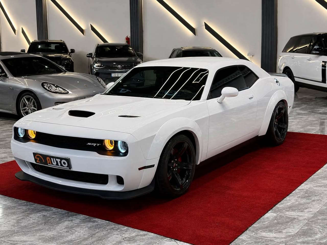 بسم الله الرحيم الرحيم
‏ ◽️DODGE CHALLENGER 2021 RT
دوج جالنجر موديل 2021 RT
لون مميز ( ابيض )
_____________________________________
مكان🌆: اربيل               سعر💵: 187$
تليفون📲: ***********
_____________________________________
◽️محرك V8 5.7L تمانية سلندر 🔥🔥
گير و محرك بشرط مامفتوح
بدون صوت و صرف و خلل كل بشرط فحص
سيارة گير و محرك كهرباي كل بشرط جديد جديد
_____________________________________
◽️بيها ( بوند-چاملخ )صبوخ بدون دەواخيل-بدون ارباک
🔹سيارة جديد بدون بارد و بدون شخت و رصعات
🔹سيارة كامل محدث هيلكات 🔥
🔹محدث بنيت  و دعامي و ويل و دفيوزر كل هيلكات
_____________________________________
مواصفات
( بصمة - - شاشه وصط - گير ماوس - تشغيل عن بعد - كشنات جلد - كشن كهربا - بادل شفت - كاميرا - حصاص - ڤؤليوم - تحديد سورعه - لايت ليد - لايت زينون - وبعد )
_____________________________________
◽️اربع تايرات و ويلات جديد ويل هيلكات
🔹سيارة شرط بدون اى نواقص گير و محرك و حدادي و كاهرباى كولة بشرط
سنوية و رقم و هزة جديد سنوي بأسمي 
تحويل غرامة بشرط 
_____________________________________ أربيل, العراق
