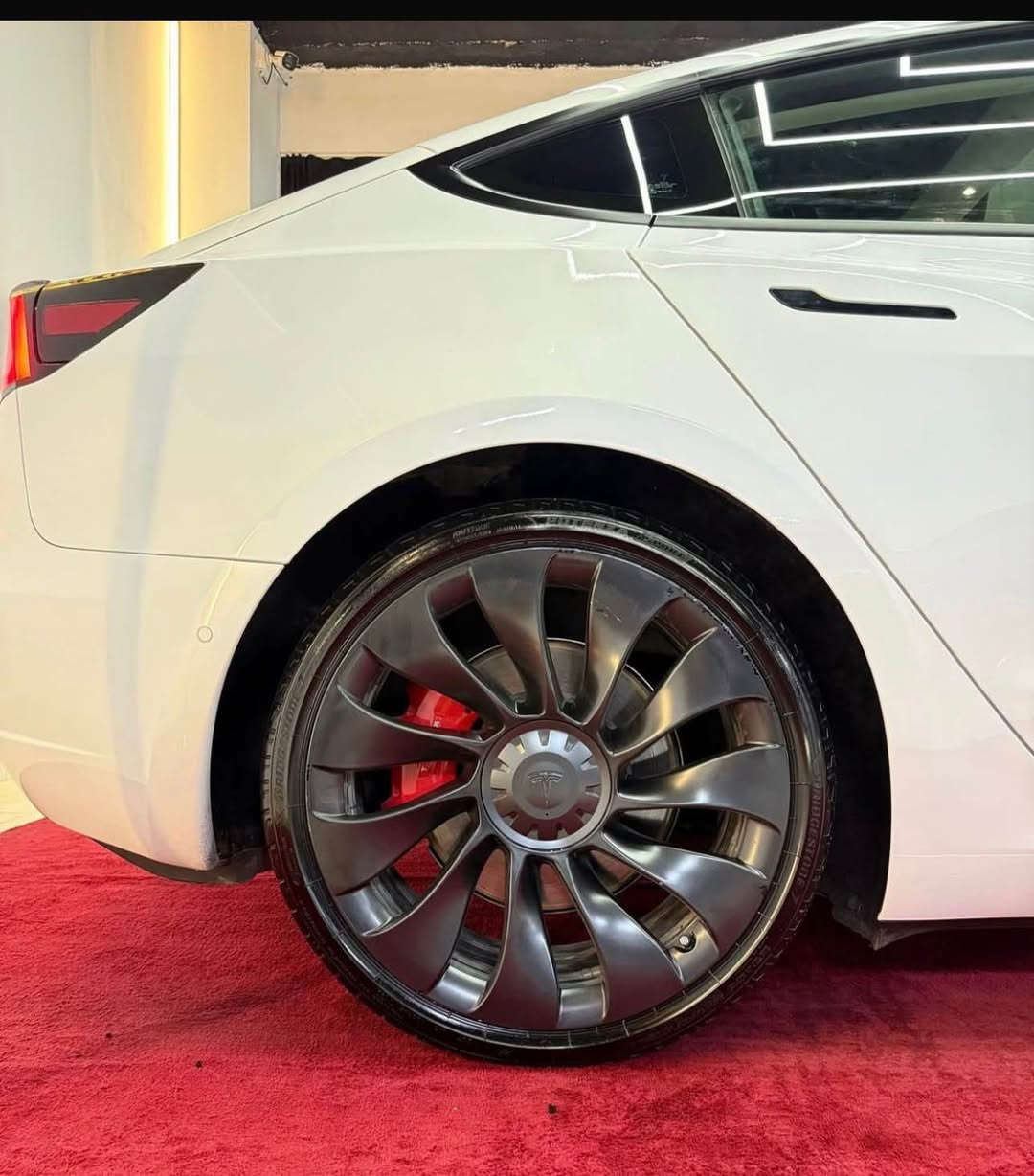 تيسلا توين موطور سيارا فول مواسفات سيارا بيها فقط جملغ واحد صبغ بدون دواخل بدون ارباك سيارا ماشي 48ميل سيارا امسويلها سيرفس كامل وا فول كماليات 2موطور  داخل الوان  صورا حادث موجود رقم شاصي موجود أربيل, العراق


**إذا كنت صاحب هذا الإعلان وتريد حذفه لأي سبب، رجاءا أرسل رسالة إلى الدعم الفني**