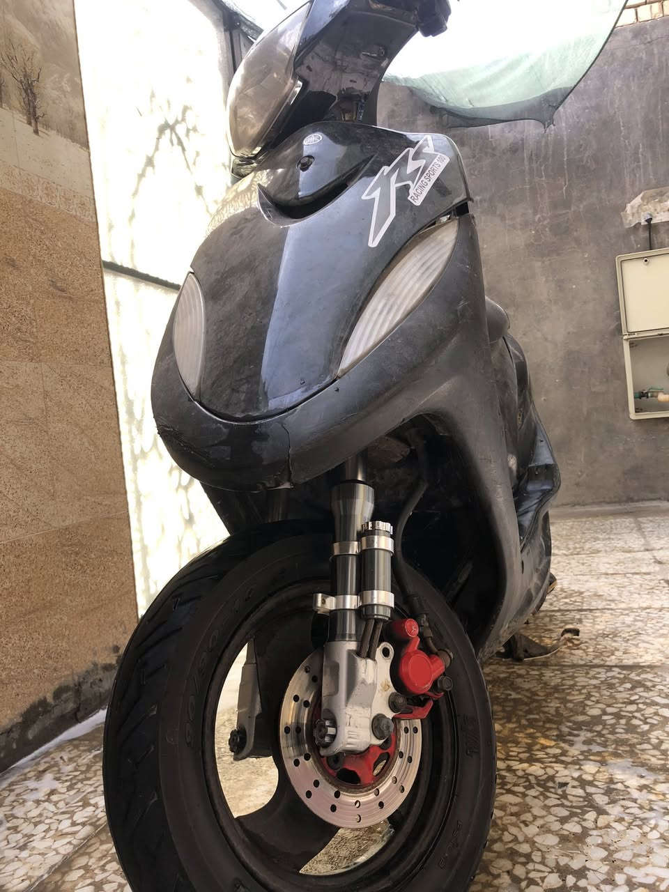 السلام عليكم شباب دراجة ماكس عدلة 55شلعة ومعدل سلف وهندر شغالات دراجة خير من الله صالنصه FM رياضي بيها تزويد للبيع او امراوس بوليس الاستفسار خاص او على الوتساب ***********
