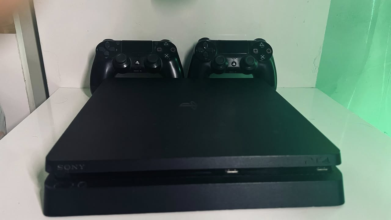 PS4 مهكر
جهاز بلايستيشن 4 مهكر بحالة ممتازة 🔥
نضافة 100%

📦 المحتويات:

* جهاز PS4 مهكر
* 🎮 يد عدد 2 أصلية
* 💿 ألعاب قوية ومثبتة (بيس 26⚽، GTA، كول اوف ديوتي وغيرها🔥)
* جميع الملحقات (وايرات + جاهز تشغيل)

✨ المميزات:

* تلعب بدون نت 🎮
* مكتبة ألعاب كبيرة
* نظيف جداً وما بيه أي مشكلة

💰 السعر: (285) وبيه مجال بسيط كلش 

للتواصل : *********** واتساب
