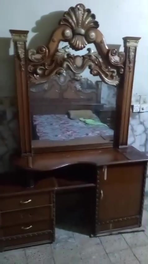 غرفه للبيع مثل ما بالفيديو السعر ٢٠٠ وبيها مجال العنوان بغداد الشعب التواصل على هذا رقم واتساب فقط***********
