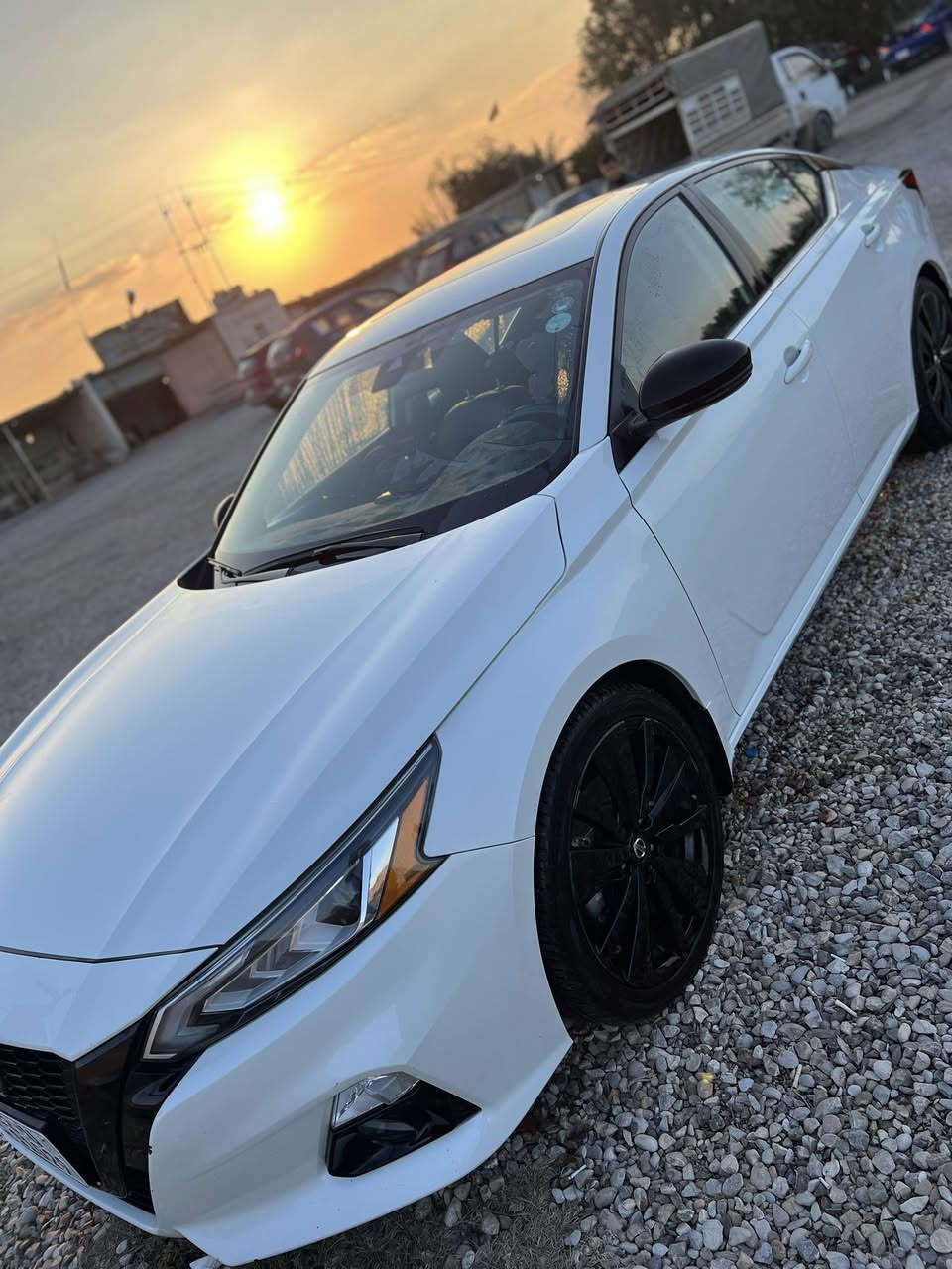 السلام عليكم Altima sr md night2022
المواصفات :
اللون ابيض صدفي 
تشغيل عن بعد 
بصمه ابواب 
تشغيل بصمه 
شفتات سترين وتثبيت السرعه 
فتحة سقف 
تبريد وتدفئة بلكشنات 
كير ومحرك مكفولات بعدهن بحالة الوكالة 
حجم المحرك 2500 
السيارة ماشيه 40 ميل 
السعر 190$ وبيها مجال 
الرقم :***********
مكان السيارة : ديالى
