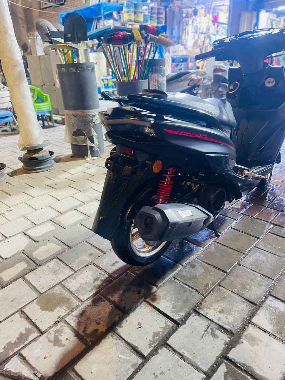 سلام عليكم دراجه سكنس ياباني الدراجة نضيفه مكفوله : السعر 16 ورقه : العنوان مدينة الصدر : الرقم ***********
