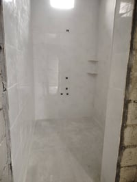 اسطه سيراميك متفرق شغل درجه اوله بسعر مناسب هاذا رقم وتدلل 07800719307