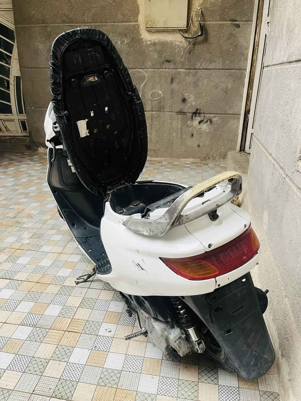 فراشه نضيفه عوزها ترتيب بسيط
مكينه مفتوحه قبل كم يوم بدلت بيه بستم وعوزها ترتيب بس دراجه نضيفه مثل ما موضح بل صور والفديو سعرها 250 الف وبيها محال عنواني
البصره الزبير
***********
