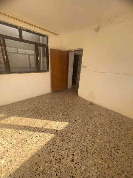 #للايجار_______في_______السيديه

مشتمل مساحه  50 متر

يتكون من

غرفتين نوم مطبخ صاله خدمات صحيه 

#الايجار  650 الف

مربع الضباط

للاستفسار الاتصال على الارقام التاليه

***********

***********
