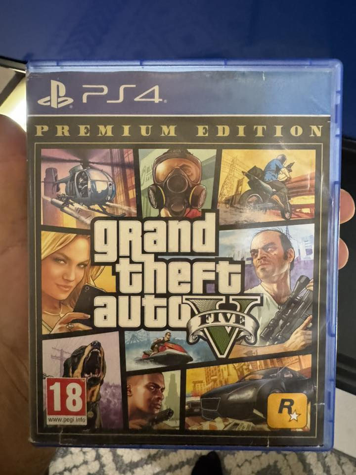 بلايستيشن 4 برو اونلاين ذاكرة 1 تيرا لوك ستيكر مامفتوح كامل ملحقات جوستكين واحد اصلي واحد تجاري + قرص GTA  (جوستك الاصلي R1 دايسة متشتغل تصليحها بسيط )
السعر 300 الف بيه مجال  عنوان بغداد
وتساب ***********
