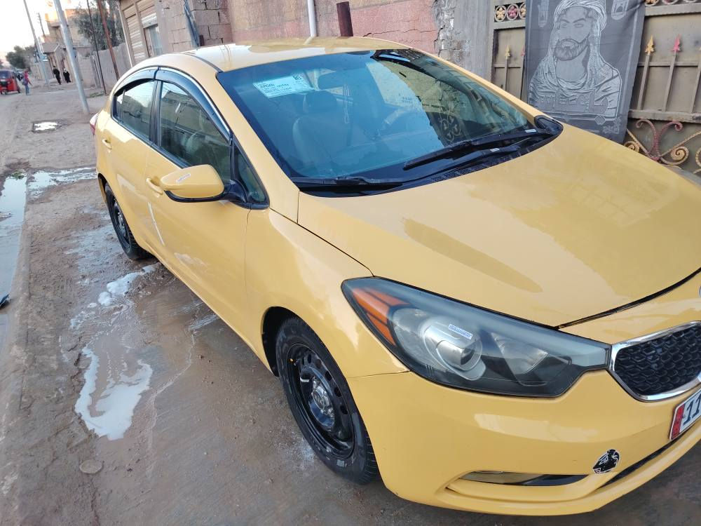 بسم الله
للبيع كيا فورتي ٢٠١٥ بغداد الرقم الجديد بسمي 
وارد امريكي فقط البنيد وراجع نفسه 
طخم تاير صارلة ١٥ يوم مع وجود ضمان الشركة 
صدر جديد قبل شهر أيضاً 
محرك ١٨٠٠ دوش 
السيارة جديدة ترايك وين متريد 
كهربائيات كلها شغالة مابيه نقص 
مكاني بغداد المعامل للاستفسار عن السعر اتصل *********** بغداد, العراق
