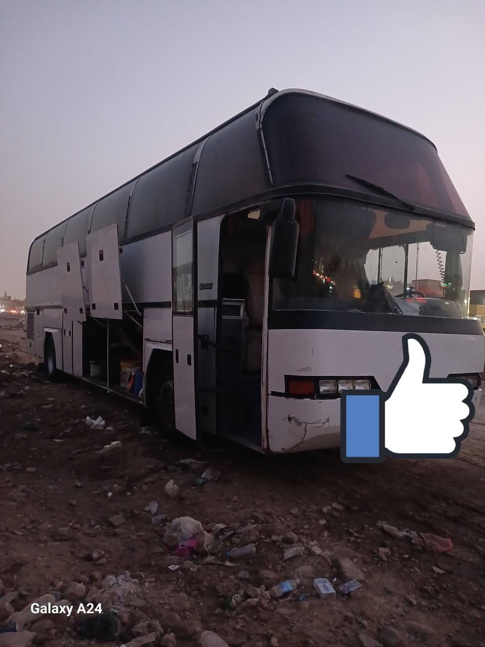 السلام عليكم باص نوبلن مارسيدس  للبيع بدون رقم سيارة جاهزة للشغل الشراي يتصل *********** مكاني بغداد
