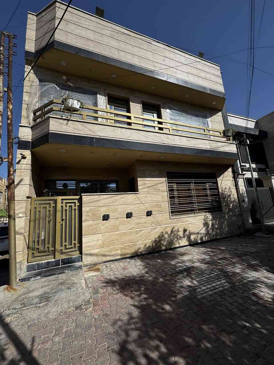 بيت للبيع في الشالچية المساحة 70 متر
قرب الجسر او قرب روضة ارض المرح 

يحتوي صاله + مطبخ + اربع غرف نوم + صحيات عدد 2

طابو ملك صرف 

بناء حديث 2020

الاستفسار عن السعر مراسله على خاص او الاتصال  ***********
