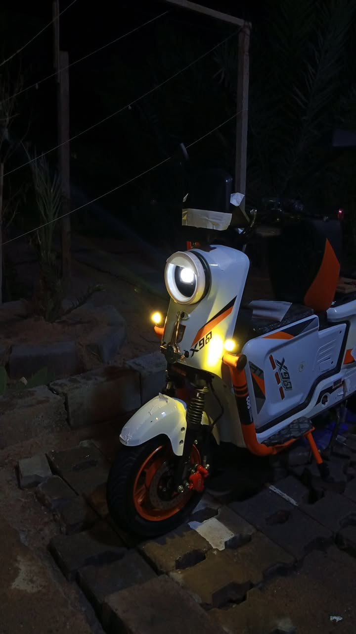 السلام عليكم دراجة شحن نوع X900 للبيع الدراجة جديدة ماناقصها اي شي السعر 475 وبيها  مجال قليل للاستفسار الاتصال على الرقم *********** العنوان البصرة ابو الخصيب
