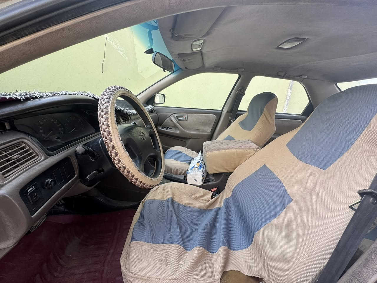 كامري موديل 98 خليجي  
صدر أمامي خلفي جديد 
تبريد وتخم تايرات جدد 
محرك 2200 ابو الجف وگير شرط -
سنويه جديده بأسمي تحويل ثاني يوم 
داخله هزه قبل شهر 
مرشوشه حزام للجماليه فقط
السعر 65$ وبيها مجال قليل )
***********📞
