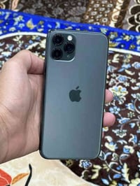 اقره منشوره وشوف صور سلام عليكم ايفون 11 برو برو برو فقط ذاكره 512 اكر...