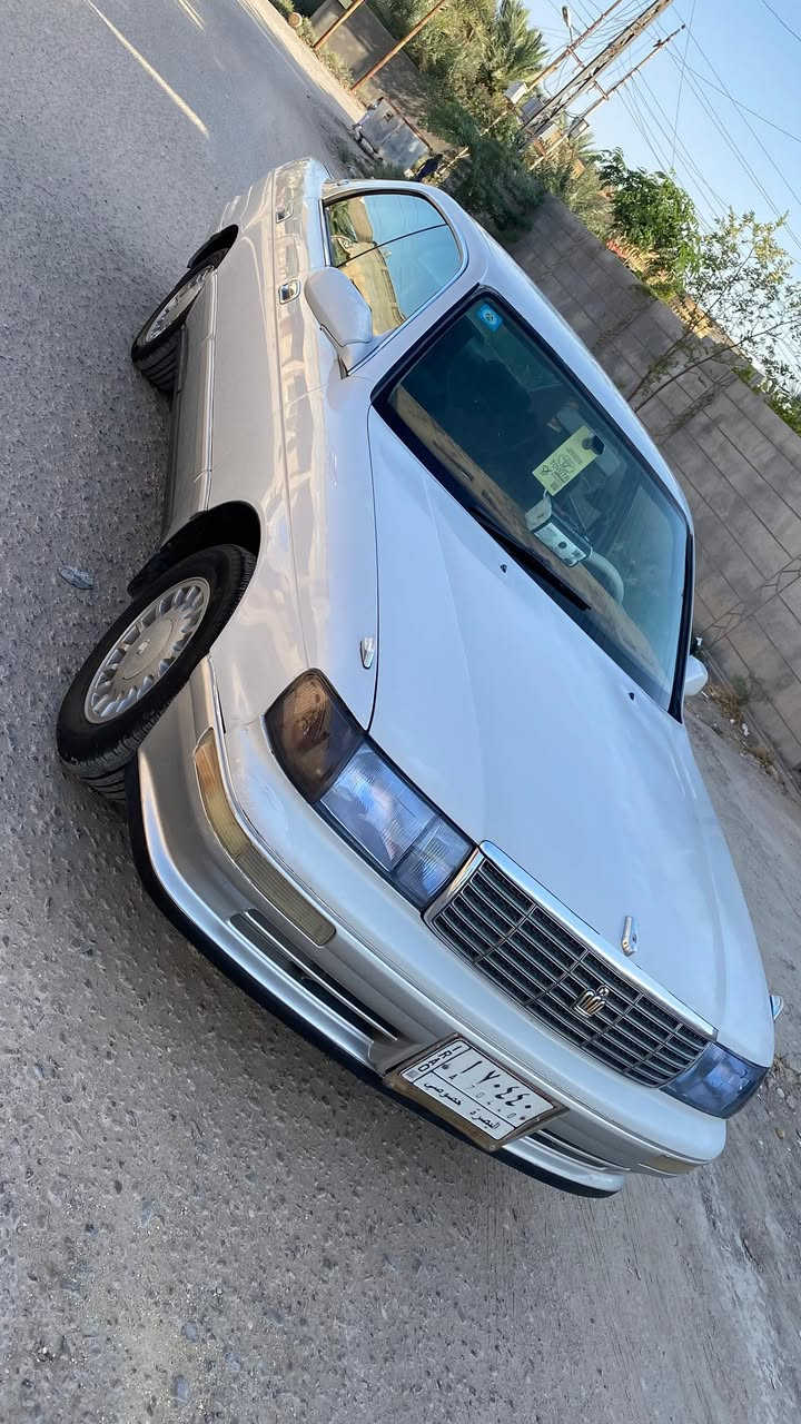 السلام عليكم بطه منفصل للبيع  موديل 1993 رقم بصره سياره كفاله عامه من الكصه ونقل جثه ولعيب شرعي ولصوليات سياره جاهزه مجهزه من حداديه تخم تاير كهربائيات تبريد كير ومكينه 2500 ديلكو غرفه جديده العنوان البصره القرنه السعر64وبيها مجال للشراي للاستفسار على الرقم ***********
