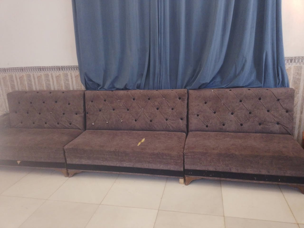 السلام عليكم تخم للبيع عشر قطع نظيف الاتصال بالرقم
***********
