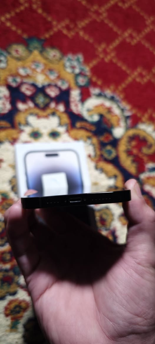 سلام عليكم
ايفون14برو ماكس اسود
بطاريه 89 نموذج M
جهاز نضيف جدا استخدام شخصي شخط مابي مكفول وتر بروف لا مفتوح ولا مبدل شي على فحص شحنه يخبل 
مكاني الديوانيه للتواصل واتساب أو تصال *********** السعر 950بي مجال بسيط امانه الله جهاز لوك نضيف
