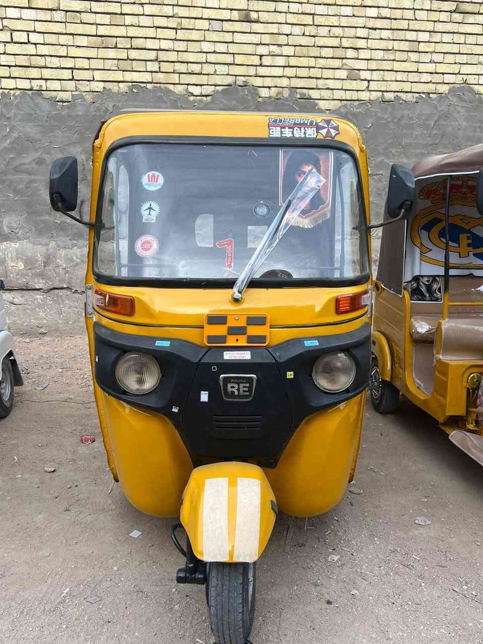 سلام عليكم اخوان هاي وجبه جديده تكاتك جاهزات واحد على واحد دوشمه جديده كاعيات سبع قطع مسجل تكاتك الف ما تصرف عليهن اوراق المديل عشرين ثنين سعر وحده 5250 العشرين وحده موديل 19 سعرها 4800 بيها مجال العنوان كربلاء امن داخلي شارع طارق الخيكاني وشاري بخدمته تفاصيل تكاتك بل فديو ***********///***********
