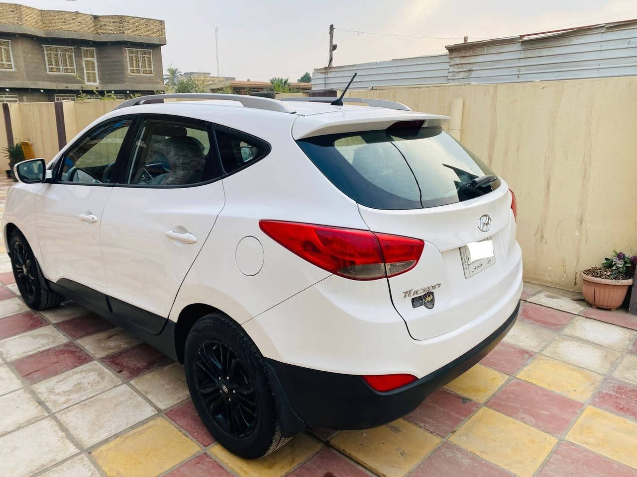 سلام عليكم للبيع توسان خليجي ٢٠١٥ رقم بابل بيها صبغ ٣ قطع سيارة جاهزه من كلشي السعر ١٣٠ $اتصال ***********
