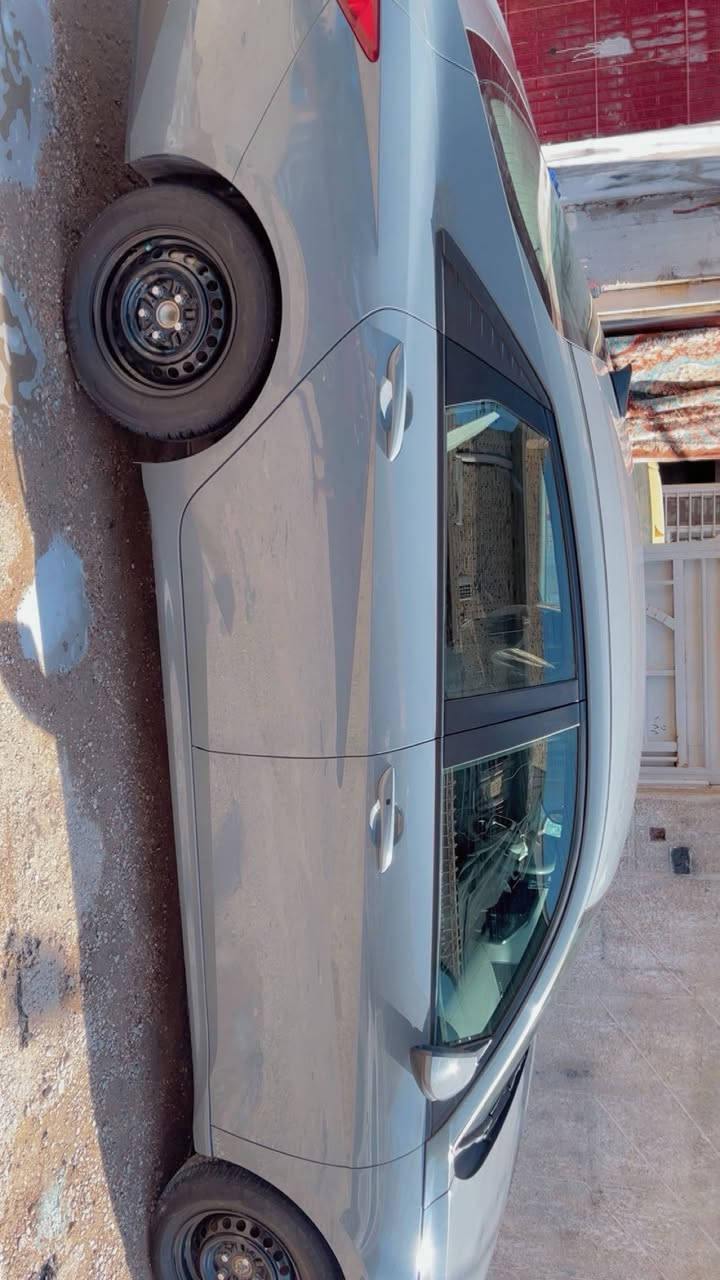 السلام عليكم
النترا 22 لون سمنتي وارد أمريكي حادثة جاملاخ بارد والباب بيه بارد مو كله  جهة السايق السيارة نص فول حساسات يمنى ويسار امامي خلفي 
نظام ذكي تشغيل عن بعد 
بيها بالعراق طخة بالبنيد صغيرة ماشية 82 
مكاني بغداد الكرخ السعر 145 بيها مجال بسيط(رقم ) ***********
