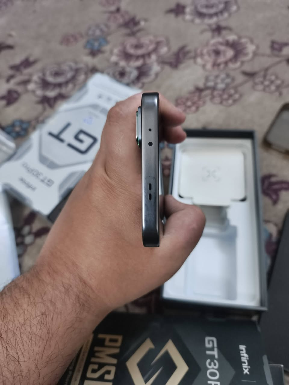 سلام عليكم انفنكس جي تي 30 برو للبيع جهاز مكفول من كل نواحي ويه كفر ثنين وكارتونه واير مال شاحنه بس رأس شاحنه ما عندي سعره نار ب300 قفل 🔒 مكاني بغداد رقم *********** واتساب فقط وعندي توصيل لجميع محافظات عراق
