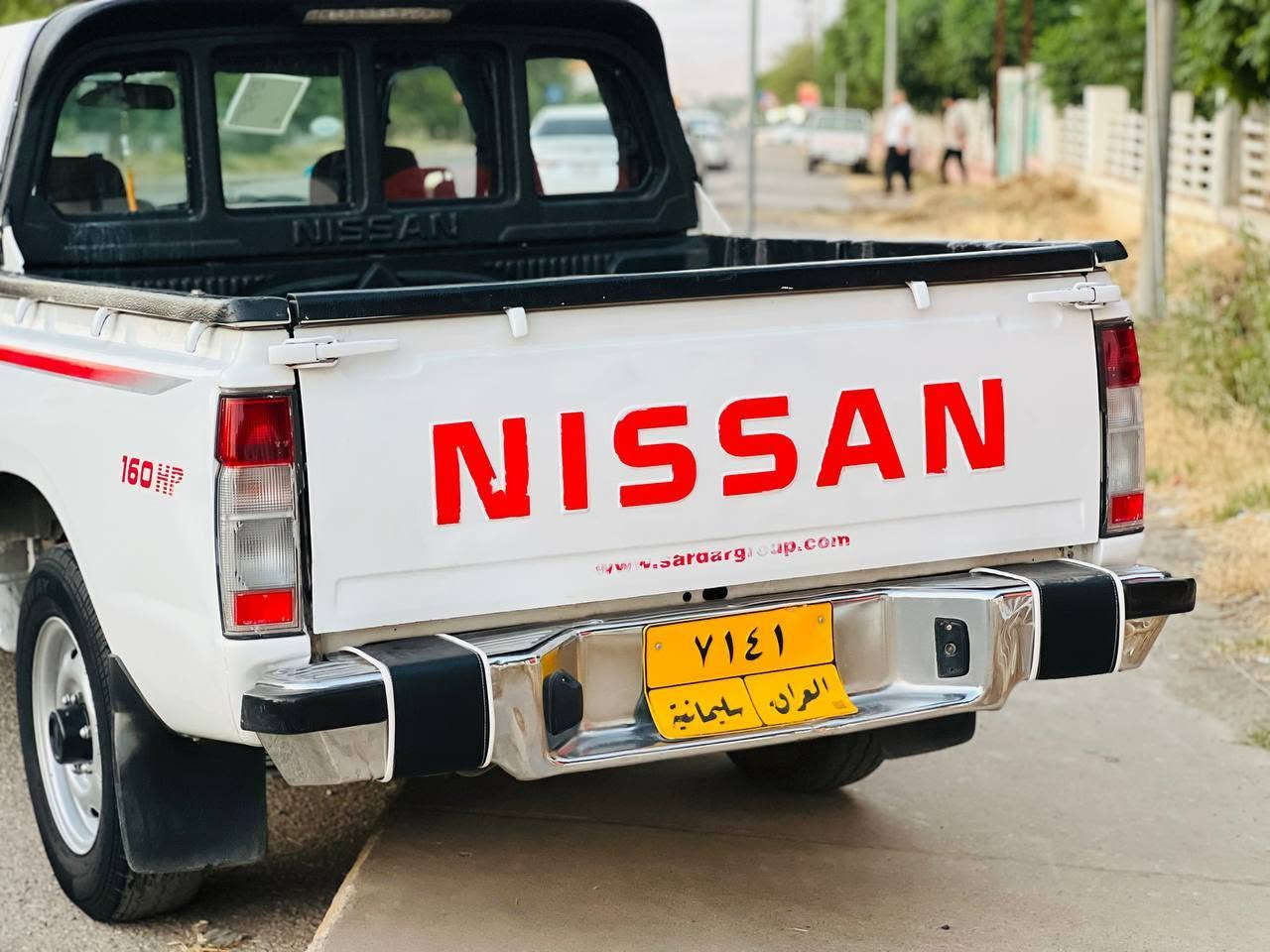 بە ناوی خودا
شتی پاکەتی📦📦

پیکاب نیسان
2007

سەنەوی بەسەر چووە 
تەحویل و غەرامە بە شەرت
لێدراو و دەعمی نیە بە شەرت 
تەنیا کەمێک کارتی هەیە
تەبرید ساردوو گەرم 
بە شەرتی ئەوەی لە وێنەکە جوانترە 
چوار تایەیی تازە 
هەرزە و بەڕادی تازە بۆ کراوە 
تەقەو ڕەقە بە شەرت

نرخ(125)
 موشتەری نیت سەرمان مەیەشێنە 

چات مەکە تێل بۆ 
***********
