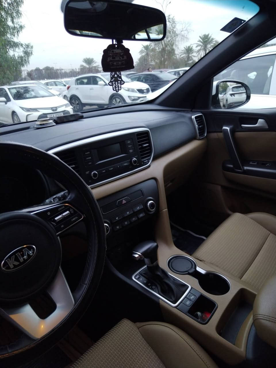 سبورتاج ٢٠٢٠ رقم بغداد ماشية ٦٧٥٠٠ الف الموصفات العادية
بدون بنوراما السيارة استعمال قليل جديدة محرك وكير وصدر على وضع الشركة بيهة آثار حالوب قليلة جدا مكان السيارة بغداد السعر 94 $ للاتصال ***********
