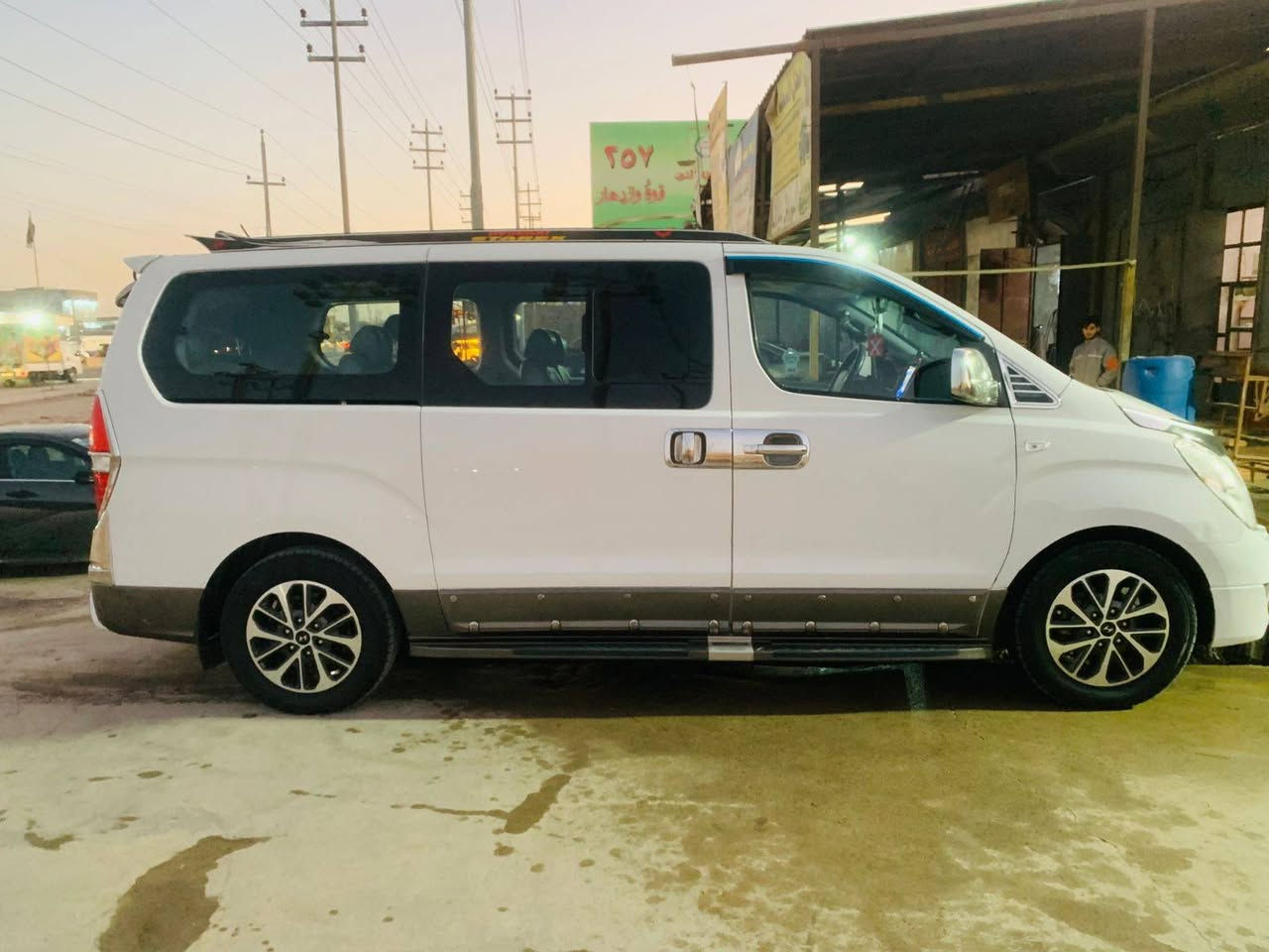 سلام وعليكم
للبيع ستاركس مديل 2017 
مكينه كلها بلاد  ما عده الدبلو مفطومه
فول مواصفات  بدون تنتات 
بيه بس جاملغ صفحت العبري الامامي
رقم الهاتف 
***********
العنوان البصره الكرمه  
سياره مال بيت عبري ماصاعد بيها 
ماشيه ٣٠٠ الف  
سعر 238 وبيه مجال
