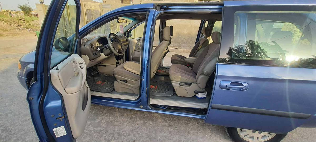 السلام عليكم دوج كرفان موديل 2007 رقم انبار مميز 7 راكب مكينه المرغوبه 3300 مكينه كير صدر تبريد تدفئه كله جديد بيهه مكانان ابيع احزام وحالين بيهه طختين يرادلهن تسويهن وبشرط تحويل للبيع السعر 70 سريع بسبب الحاجه نزلت سعرها  سيارة حلوة مكاني بغداد وهذا رقمي للاستفسار *********** ابو عزوز
