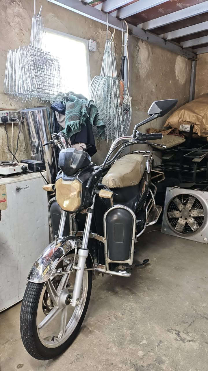 دراجه شحن هارلي للبيع
الدراجه بحاله جيده وبطاريات جديد اقل الشهر من شديتهن وبطاريات مال شركة تالج الريان الاصلي تمشيك 45 كيلو بالشحنه الوحده ...
المكان بغداد شارع حيفا 
***********// واتساب
