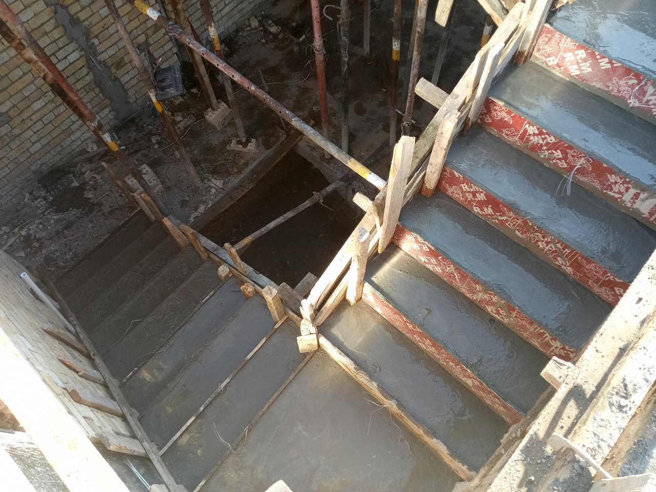 يالله
سلام عليكم ورحمه الله 
نجار قالب متفرغ 
شغل درجه اولى وشغل هندسي واسعار مناسبه 
للتواصل خاص او الاتصال على الرقم التالي*********** اخوكم صادق النجار ❤️
