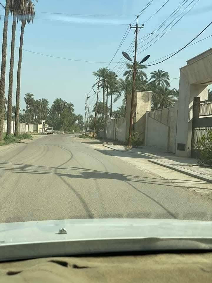 السلام عليكم قطع أراضي للبيع في بغداد منطقة الفحامة قبل الجلاعطة بداية المنطقة بعد جزيرة بغداد السياحية تقريبا ٧ دقايق بالسيارة يصير على اليمين مقابل القصر ليث العبيدي  سند ((25))ملك صرف زراعي على طابو الاعظمية ((مساحة 500 متر )) وبيه بناء بيوت سكن المنطقة كامله يعني ماء  وشارع سبيس إنارة الشارع كليتة /مدارس / مستوصف /مركز شرطة /  ((((( السعر 110 مليون وبية مجال ))))) تفاصيل أكثر اتصل بالرقم  // *********** موجود واتساب
