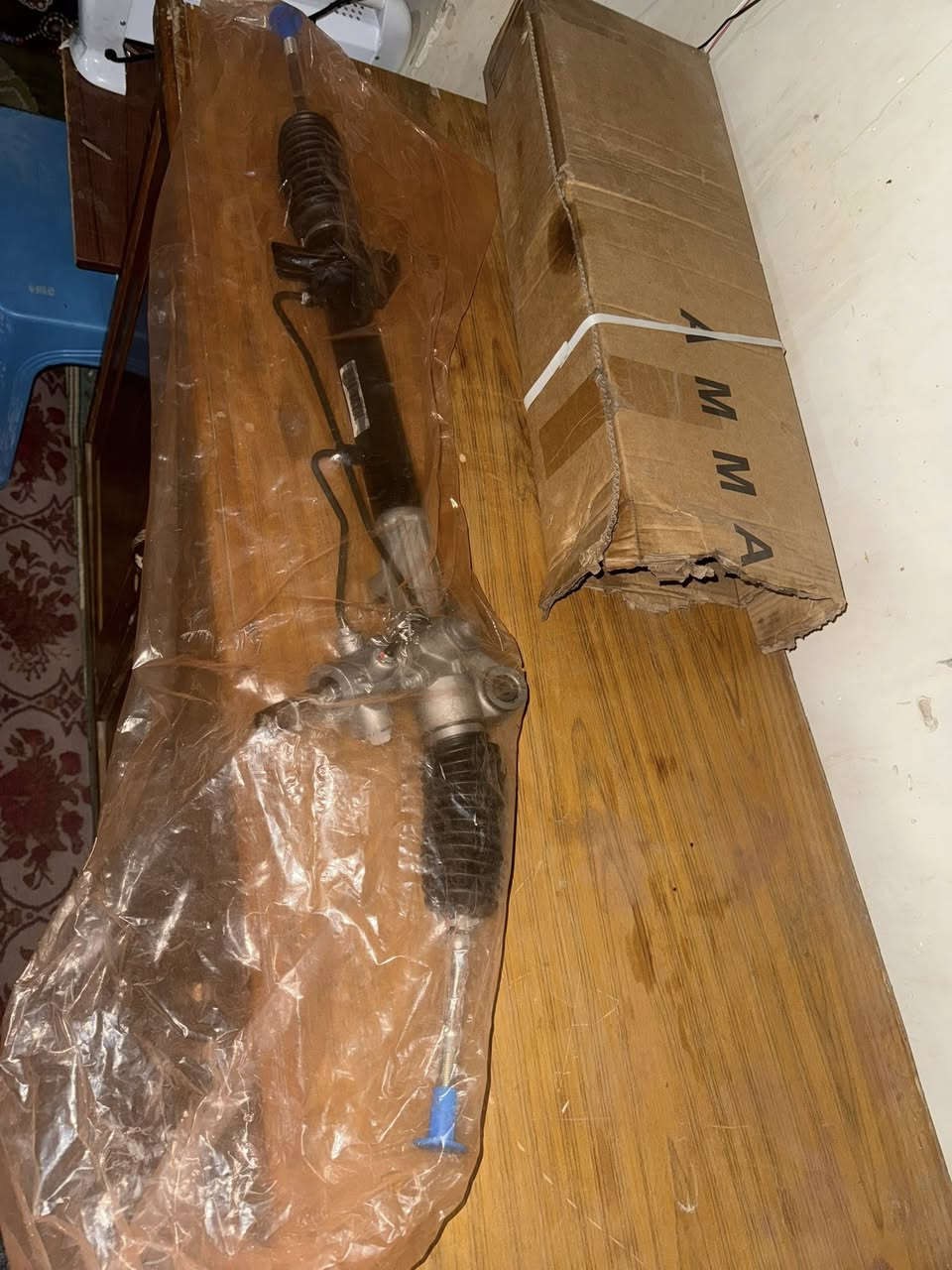 غراض جيلي أم كي ٢٠١١ 
تاروسه بريك السعر 45 الف 
مشط ستيرن السعر ١٢٥ الف 
مكاني المحموديه ***********
